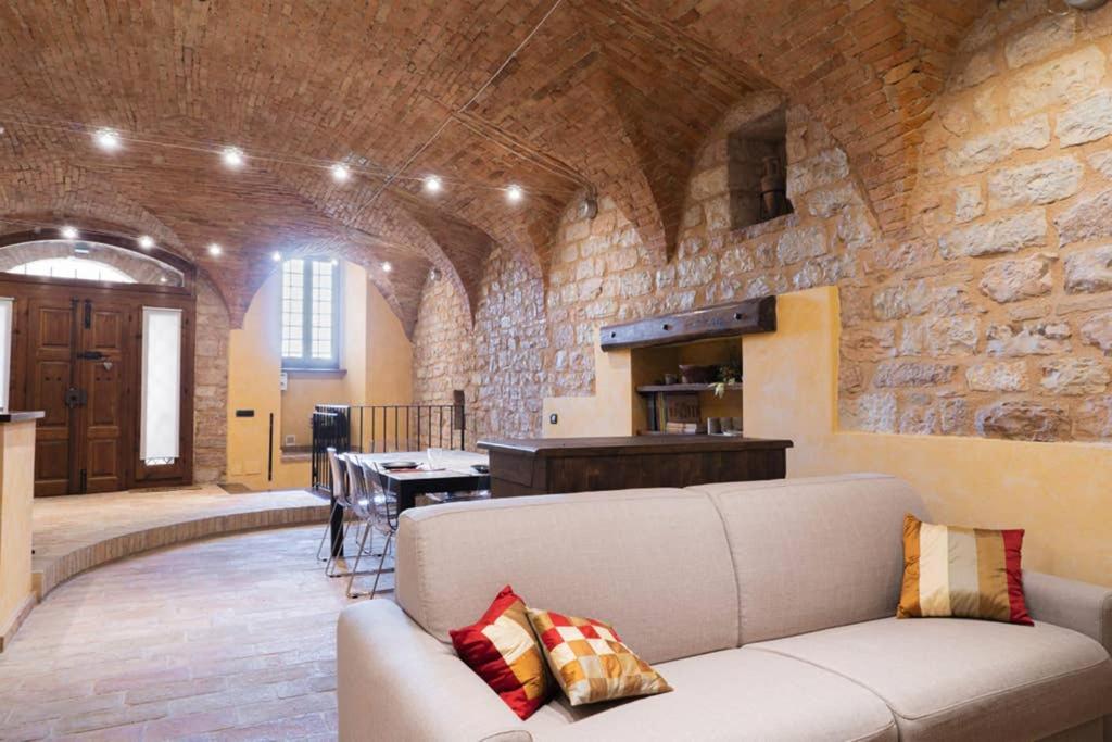 Another Brick In The Vault Apartment *